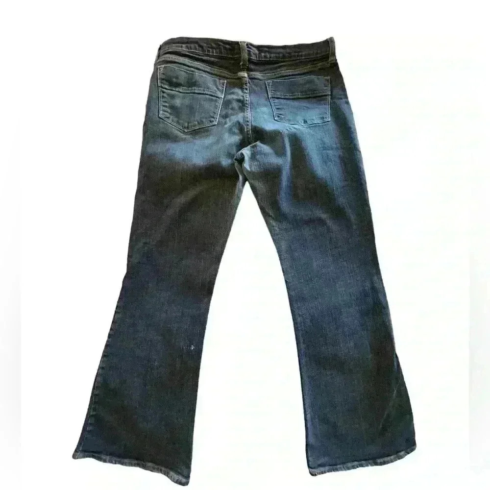 Old Navy size 14 Sweetheart style denim jean.‎ Reg fit . Medium wash. - Picture 2 of 6